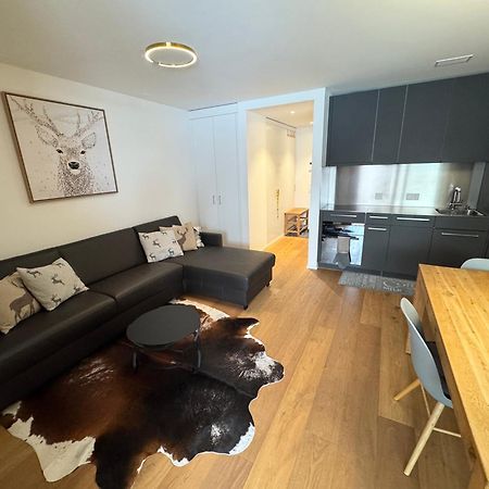 Beautiful Sunny New 1 Bed Apt Φιλμς Εξωτερικό φωτογραφία